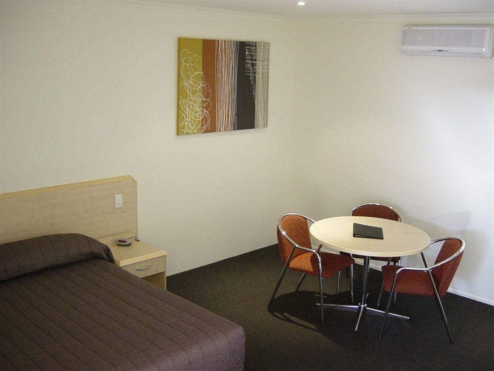 Red Bridge Motor Inn Woombye Екстер'єр фото