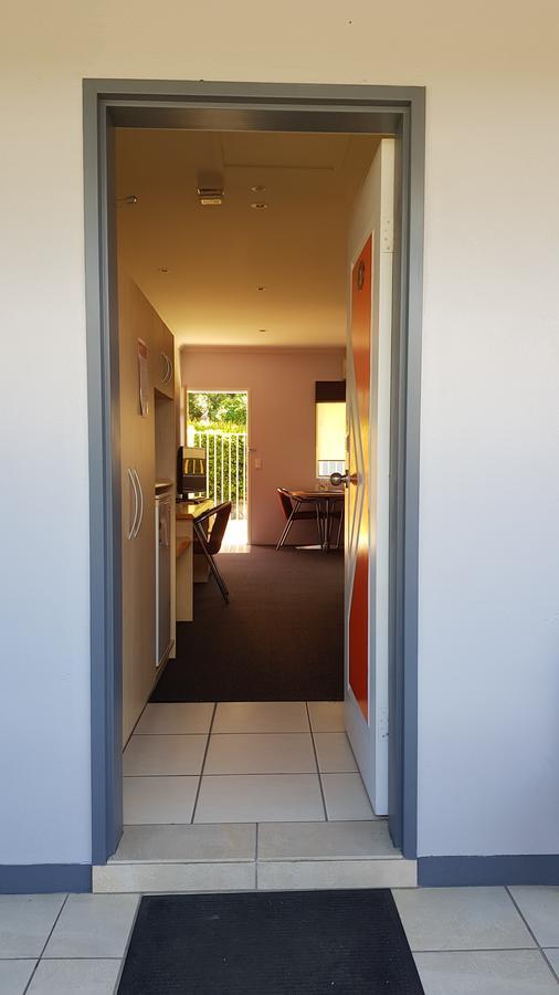 Red Bridge Motor Inn Woombye Екстер'єр фото