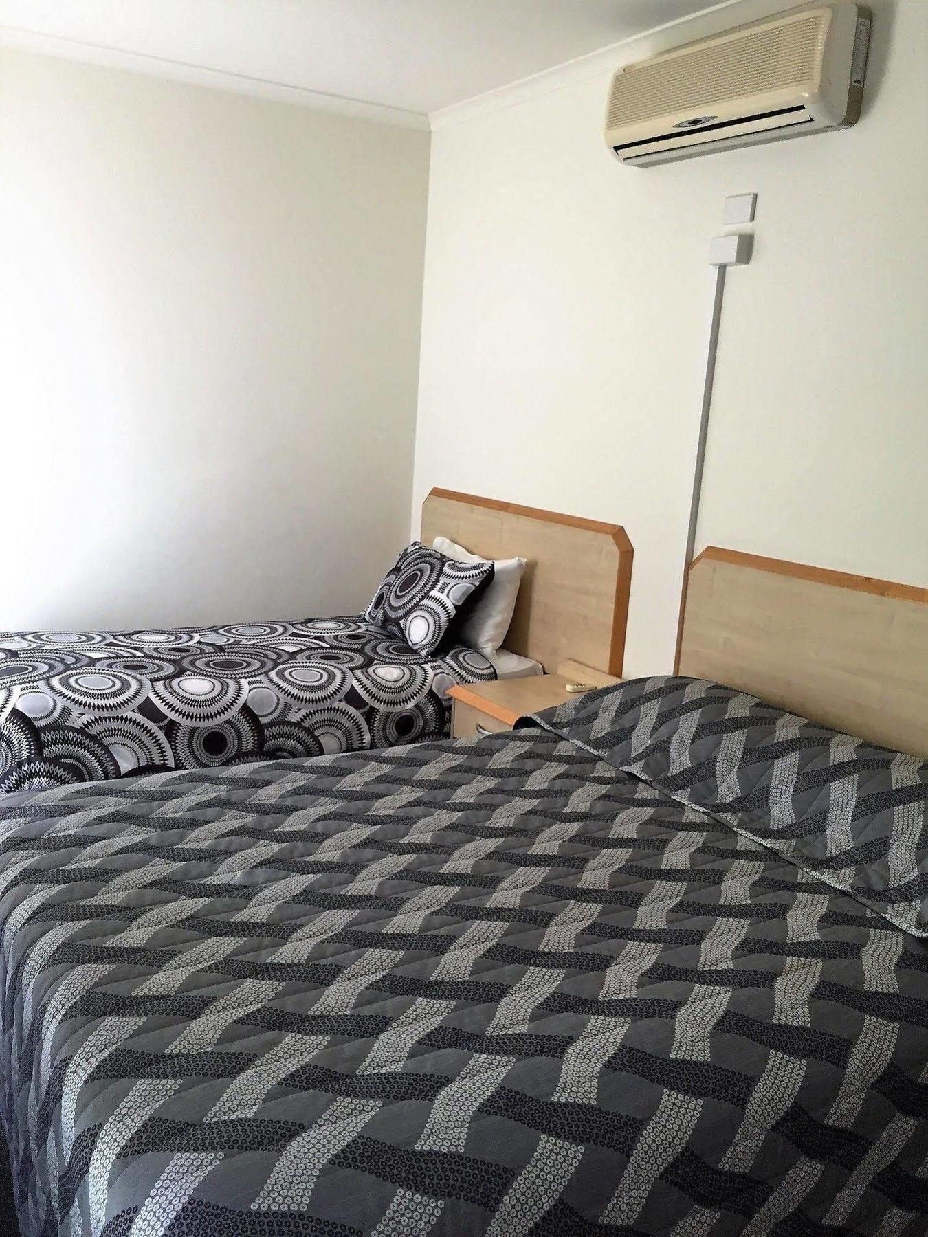 Red Bridge Motor Inn Woombye Екстер'єр фото
