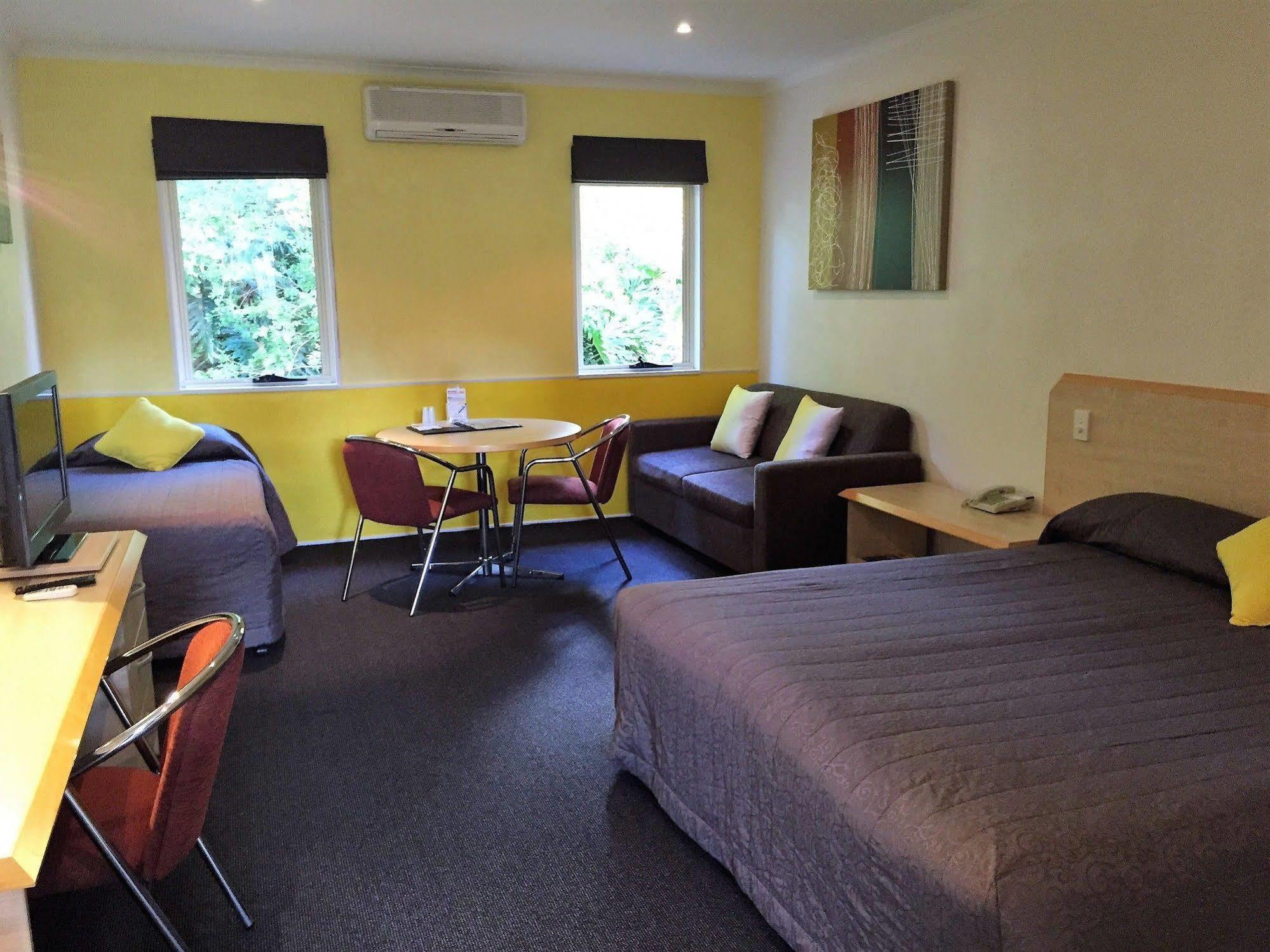 Red Bridge Motor Inn Woombye Екстер'єр фото