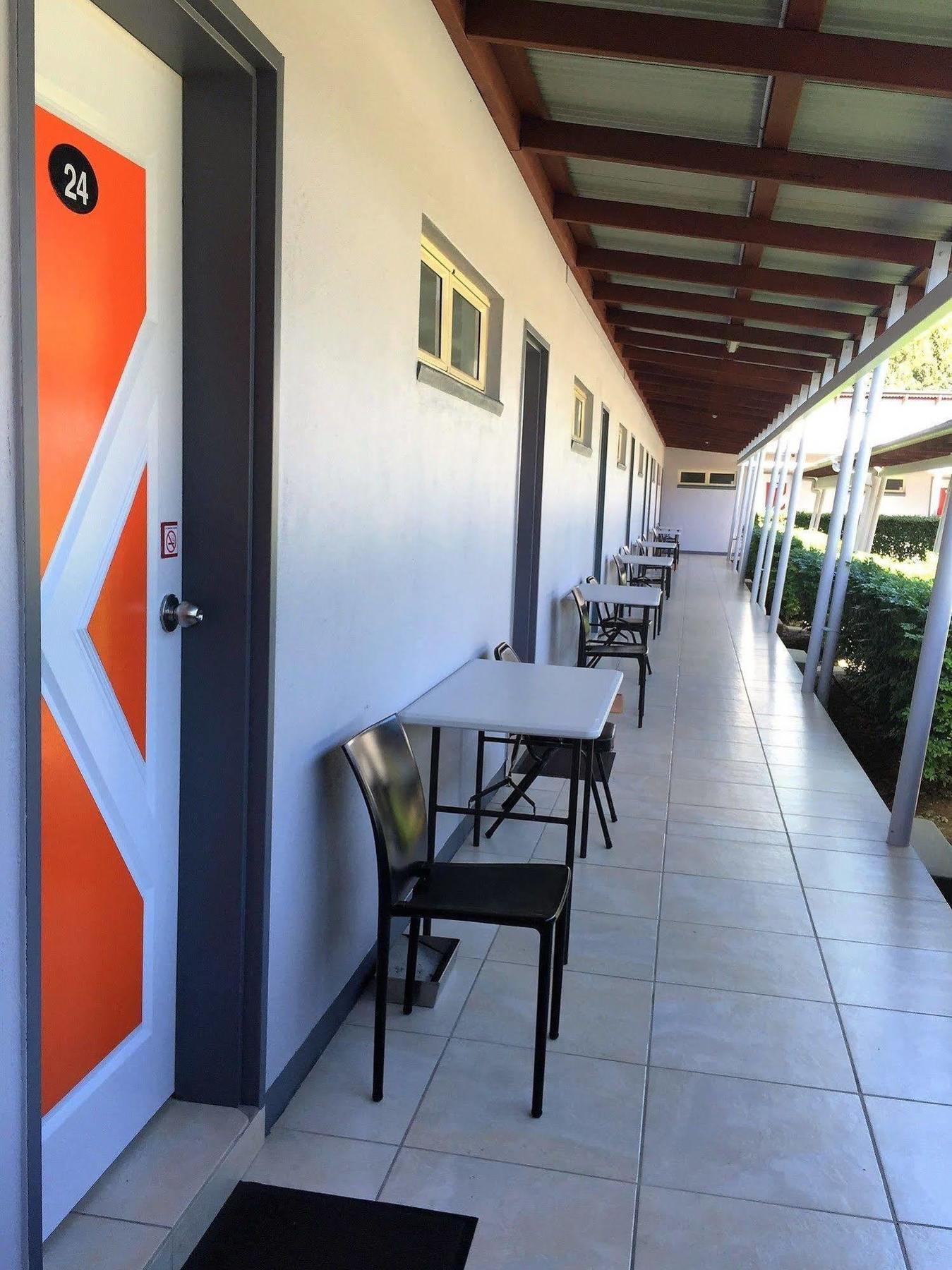 Red Bridge Motor Inn Woombye Екстер'єр фото