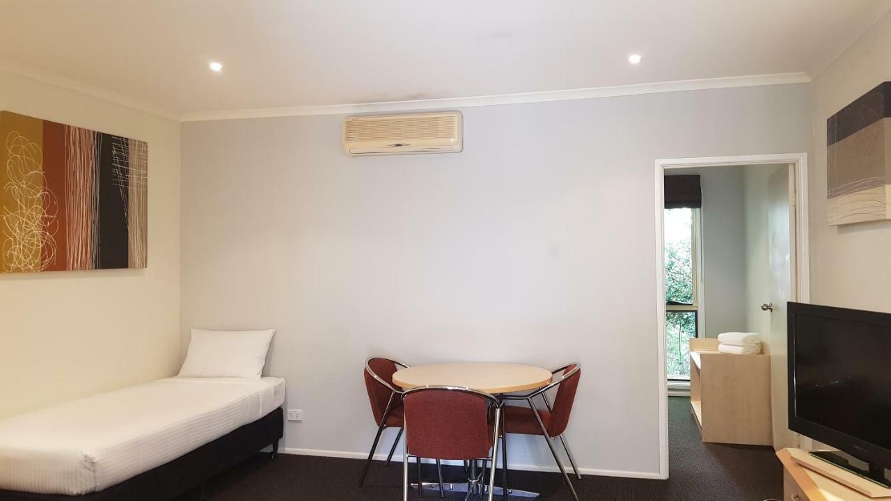 Red Bridge Motor Inn Woombye Екстер'єр фото