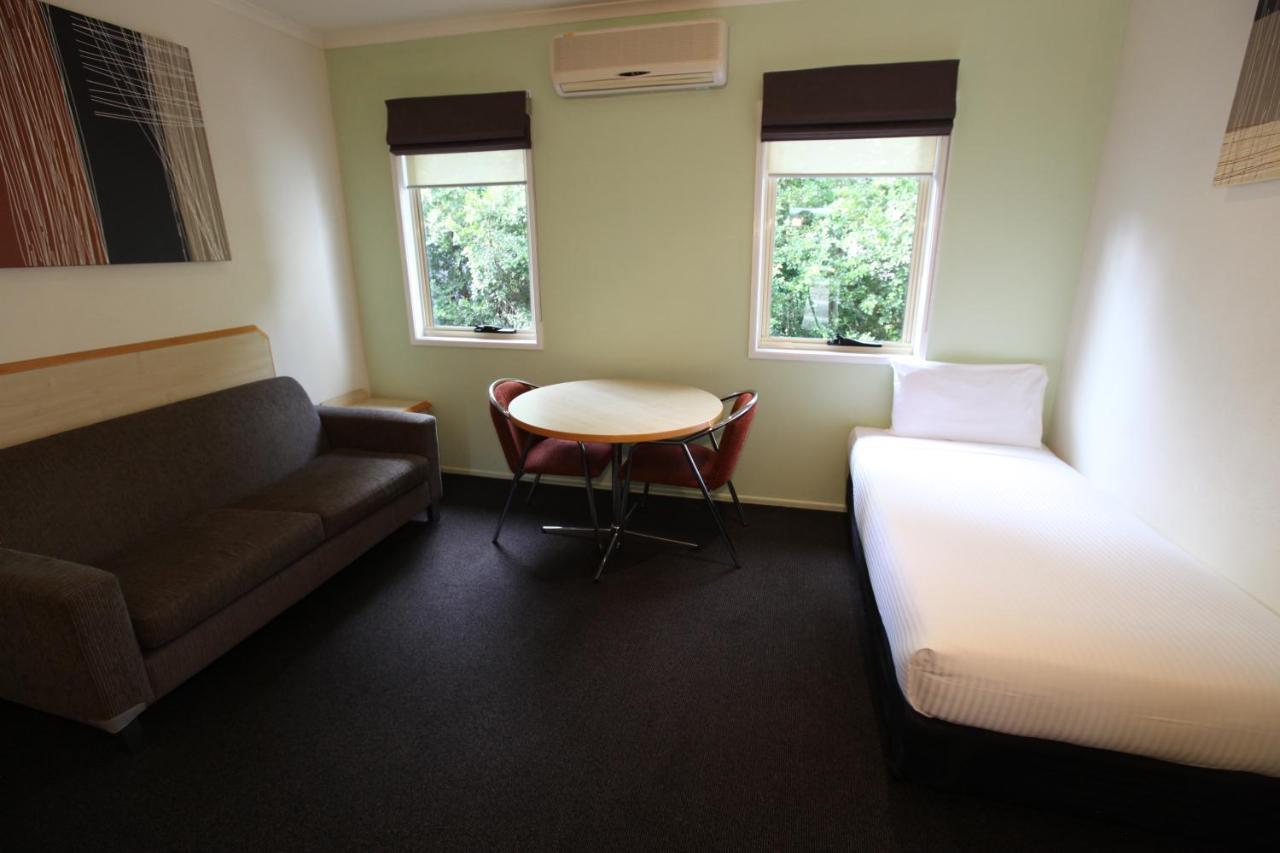Red Bridge Motor Inn Woombye Екстер'єр фото