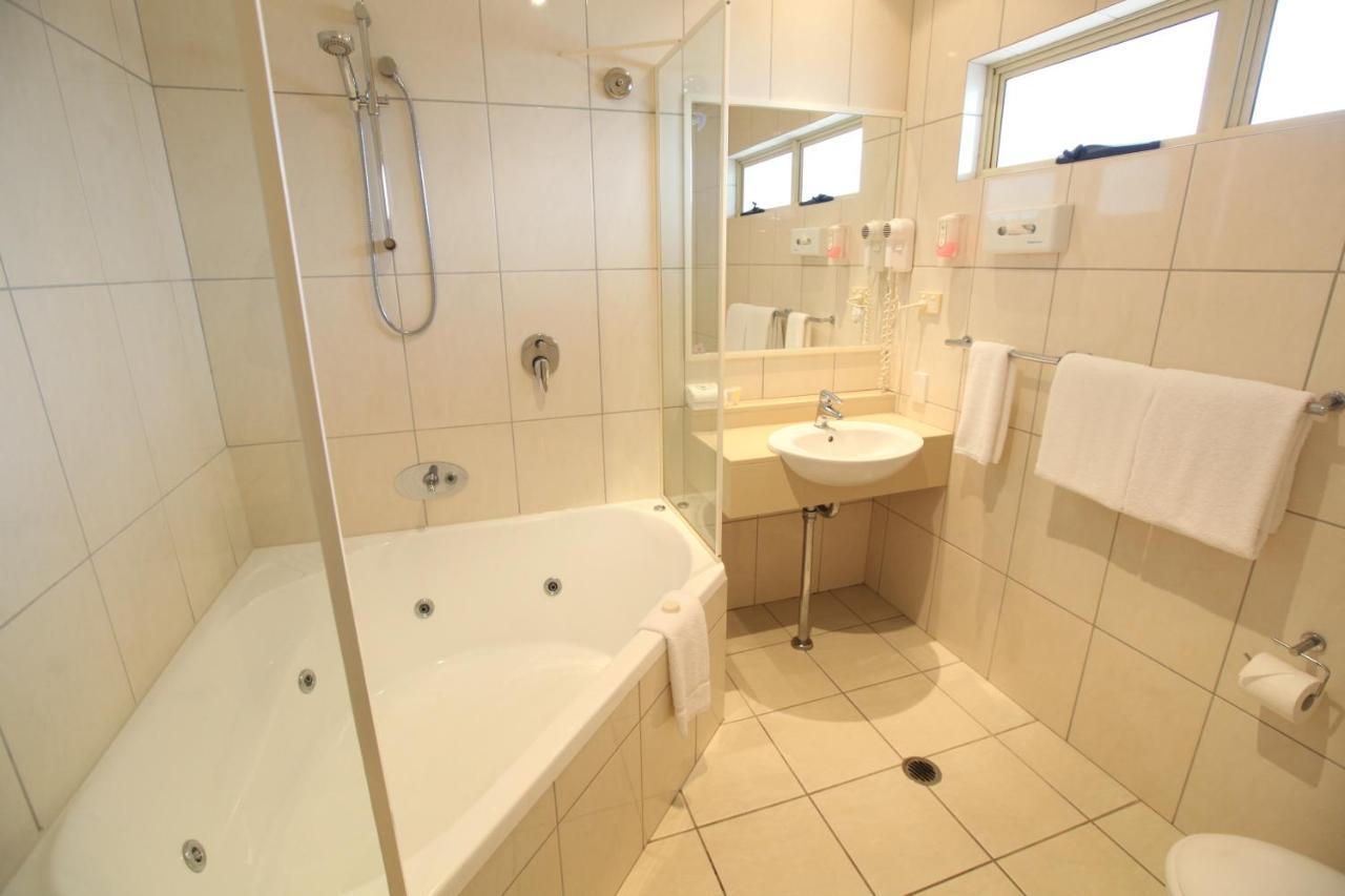 Red Bridge Motor Inn Woombye Екстер'єр фото